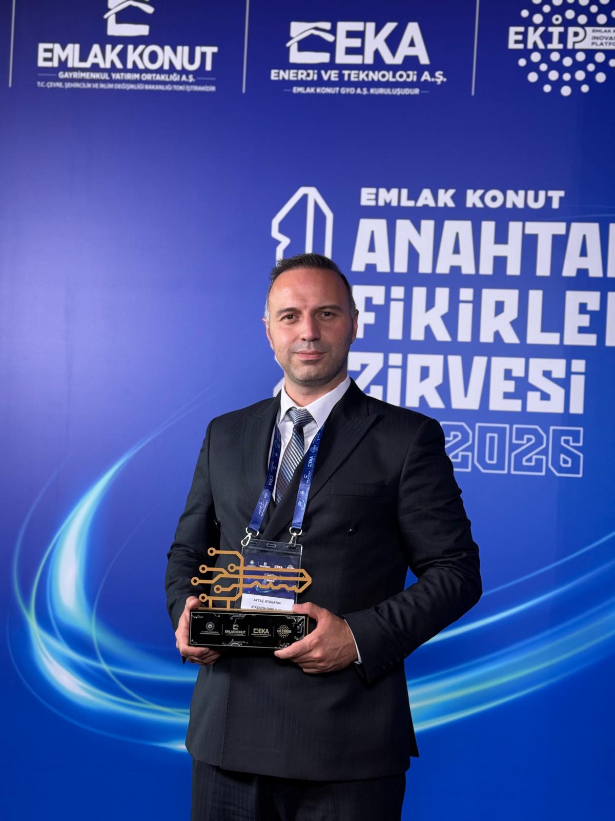 Atasayın Enerji, Emlak Konut Anahtar Fikirler Zirvesi 2026 katılım plaketiyle