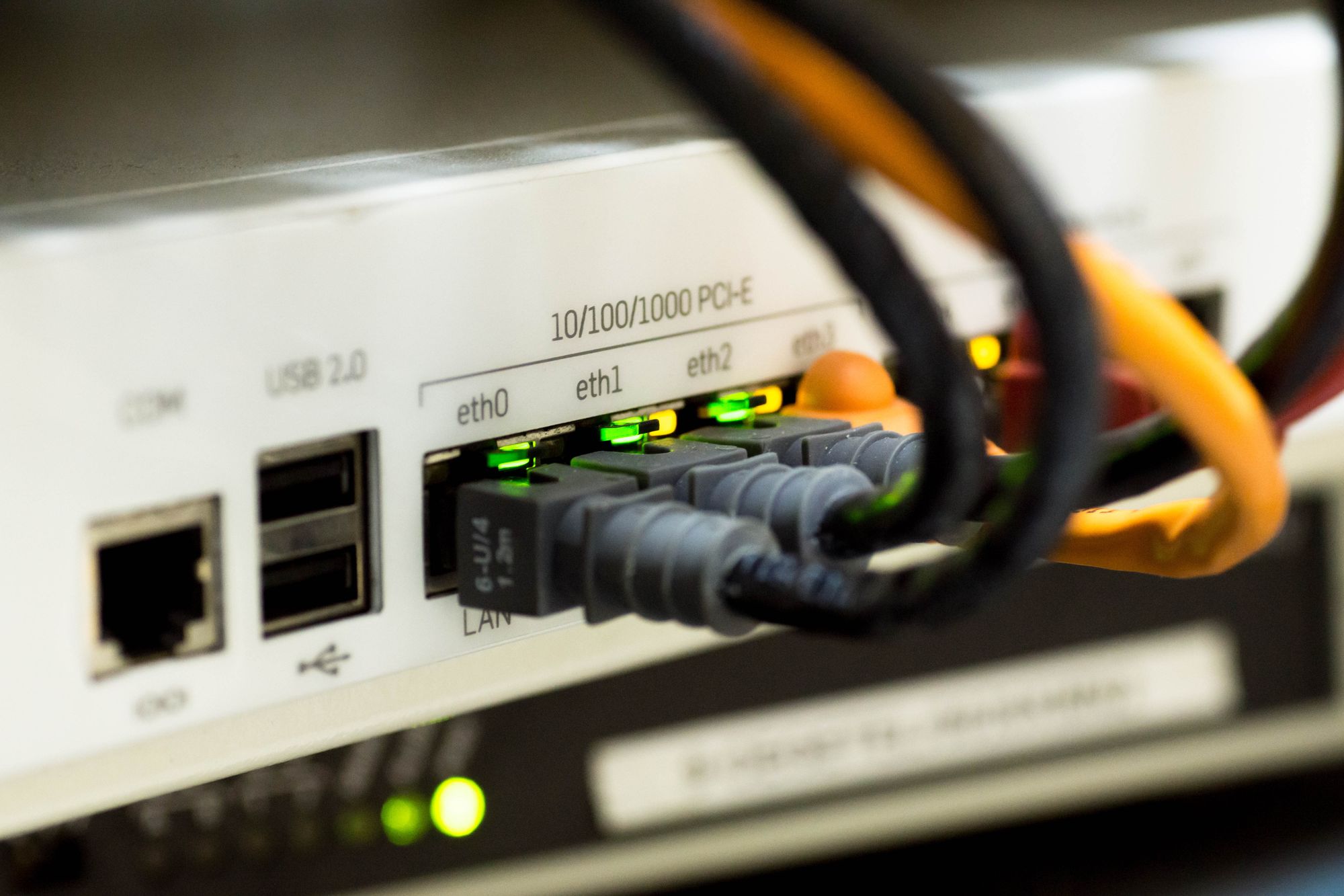 IoT enerji izleme için ağ geçidi ve haberleşme bağlantıları