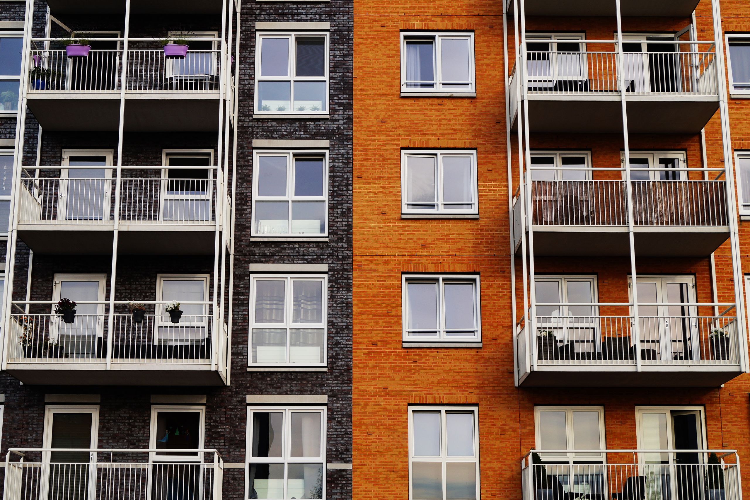 Binalarda enerji izleme: modern apartman bloklarının cephesi